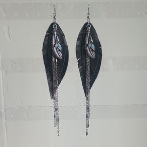 Unique Feather Dangle Earrings!!